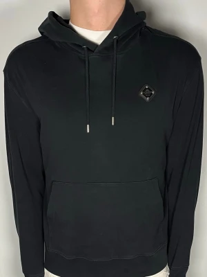 J.Lindeberg hoodie - Säljer en riktigt snygg och trendig J.Lindeberg hoodie i fint skick, storlek S, vid frågor är det bara att skriva //Gramenti
