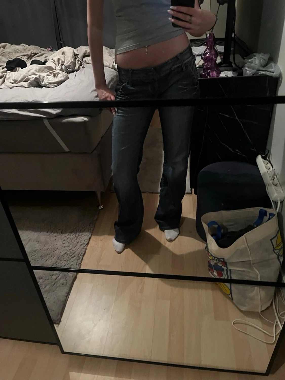 Mörkblå bootcut jeans med låg midja