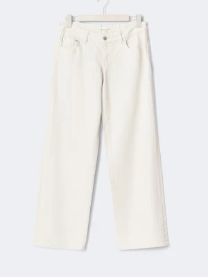 Vida vita jeans med låg midja - slutsålda på hemsidan 