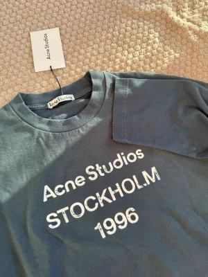 Acne studios longsleeve (Navy/M) - Great condition, never worn. Same day shipping. Comes with the original bag. Feel free to ask questions. Come with good offers and price will be discussed;)
