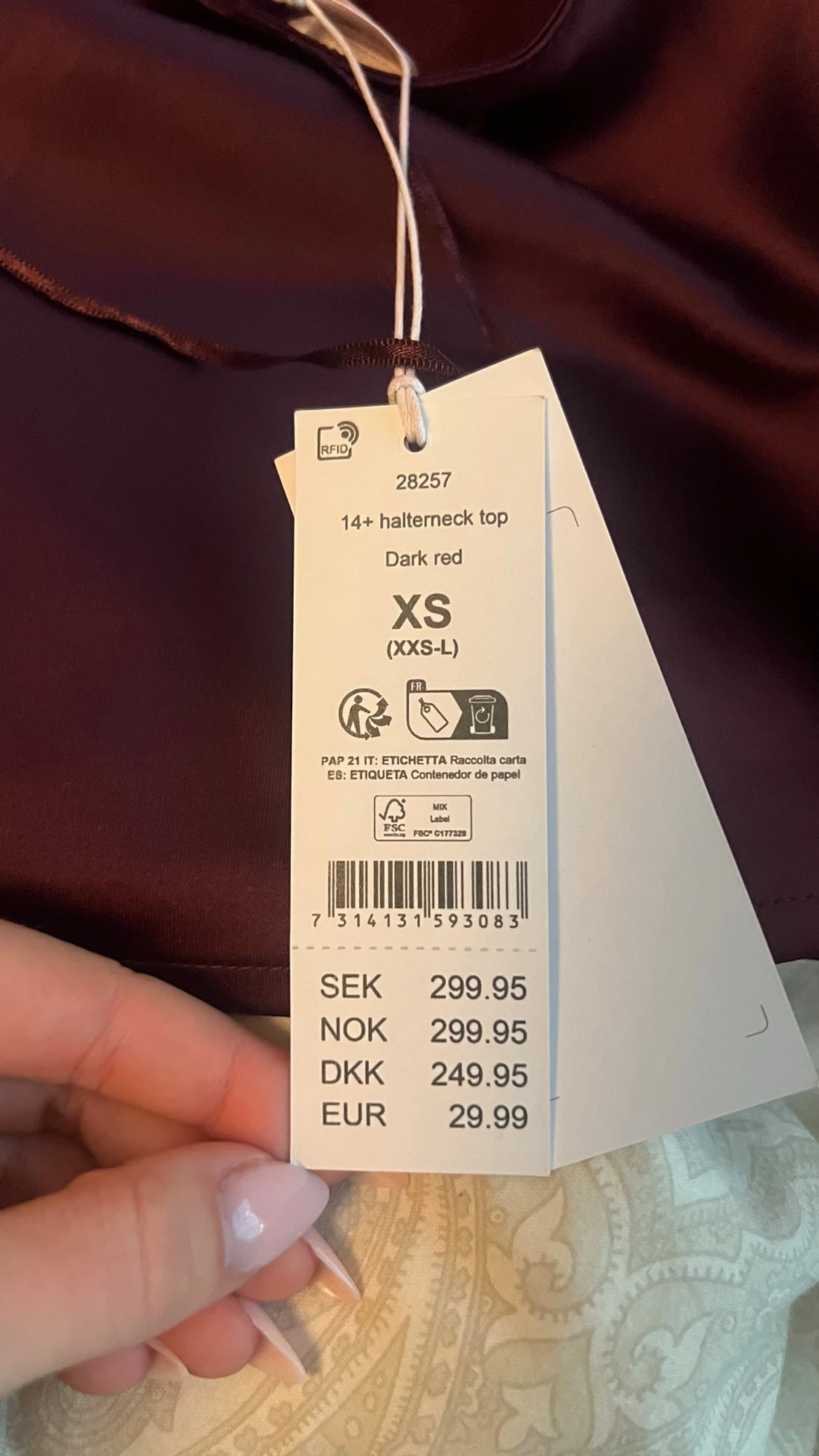 Vinröd halterneck topp i satin - 2