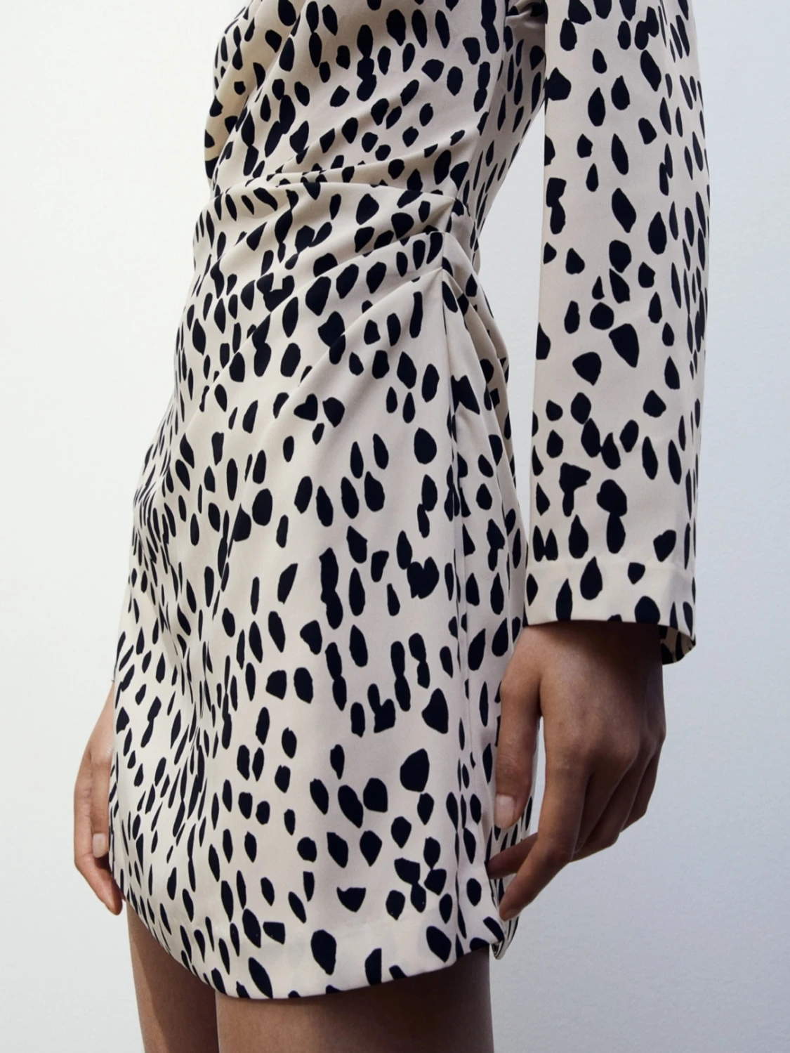 H&M svart, offwhite leopard sommar klänning, storlek XS - 1