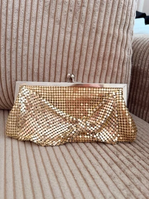 Vintage golden clutch  - In great condition 
