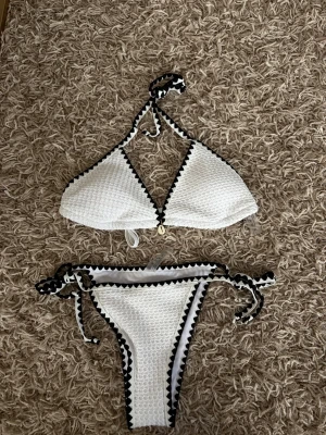 vit bikini - as snygg vit bikini helt ny