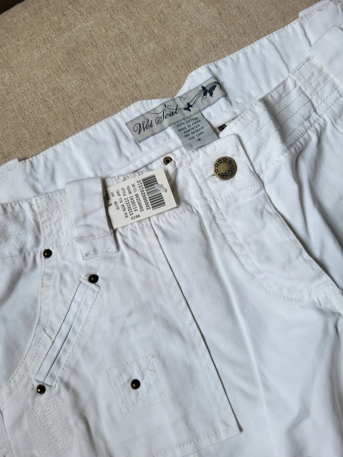 Vita cargoshorts med fickor Wet Seal Storlek Us 9 L - 2