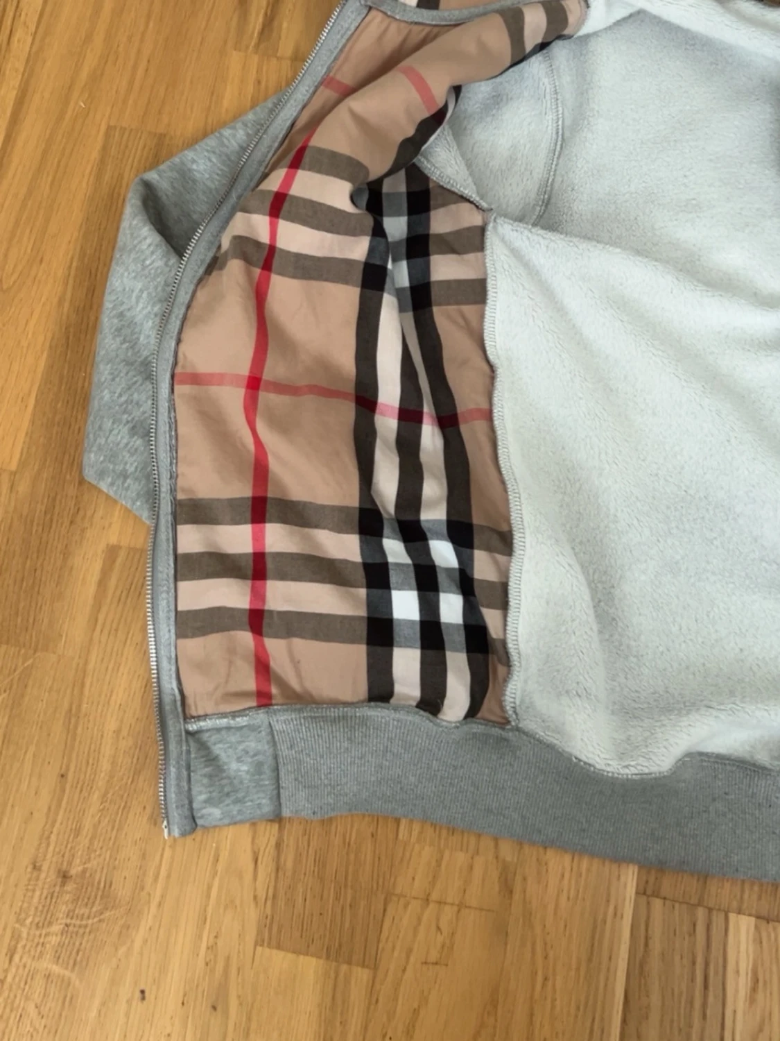 Grå hoodie med dragkedja Burberry - 1