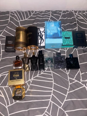 Parfym - Hej jag säljer sampels 5ml, priset beror på Vilken parfym, jag har stronger with you intensely, Jean Paul la male elixer, Jean Paul la male parfum, ysl myself EDP, lattafa khamrah waha, Rayhaan aqatica, Versace Eros EDP, sedan de lady million fabulos och Carolina herrera Good girl och dem två är tjej parfymer. Kontakta om man vill veta priset eller mer information 