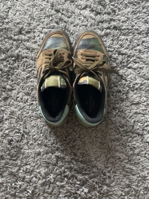 Valentino - Valentino - Storlek: 41 - Bra skick - Pris: 649kr - Hör av dig vid funderingar💫