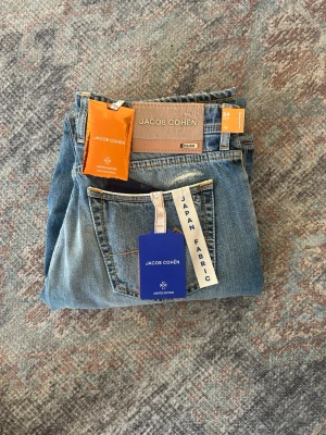 Jacob Cohen Limited Edition Jeans - Helt nya, skick: 10/10. Harrison. 