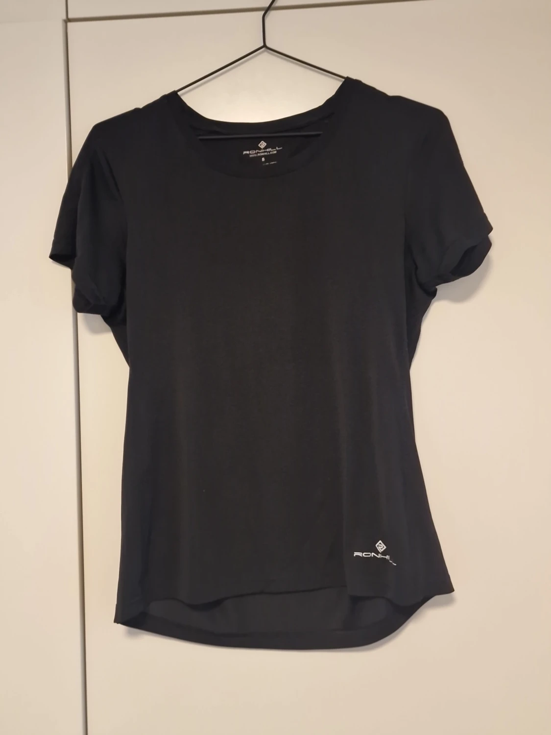 Svart tränings-tshirt från Ronhill