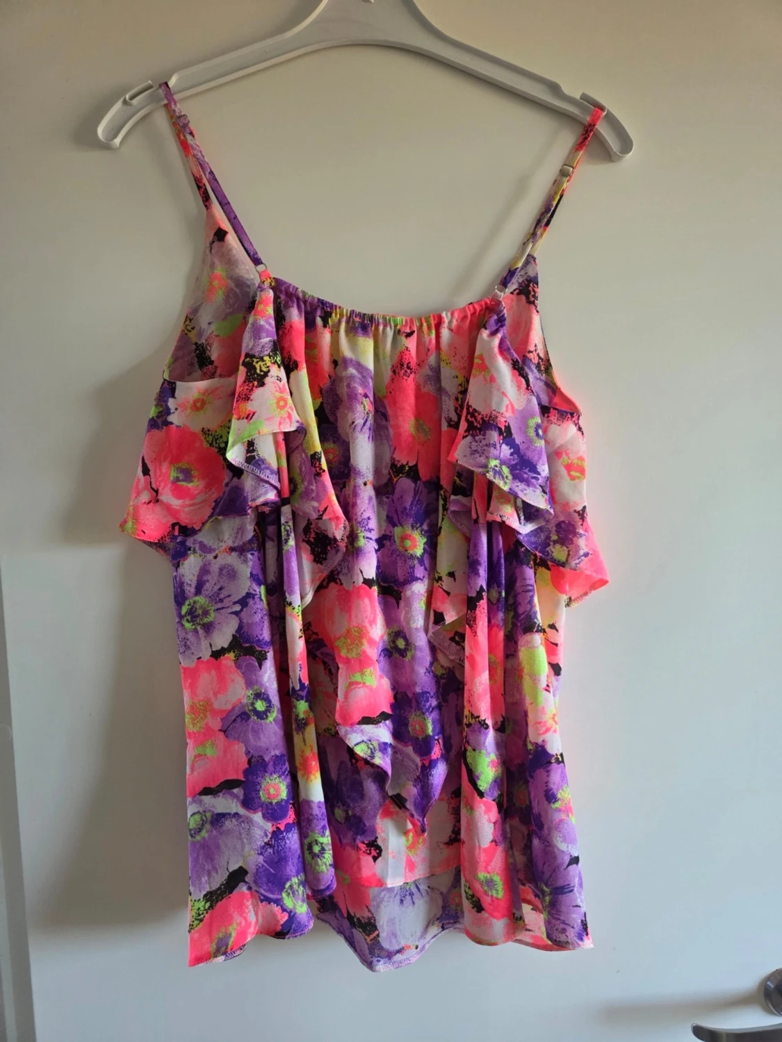 Blommig ärmlös linnetopp volang - 1