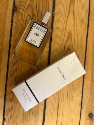 Krispig parfym 492 - Parfym från The Essence Vault som ska likna Byredos ”Oud Immortel”. För maskulin i tonen för mig. 100 ml.