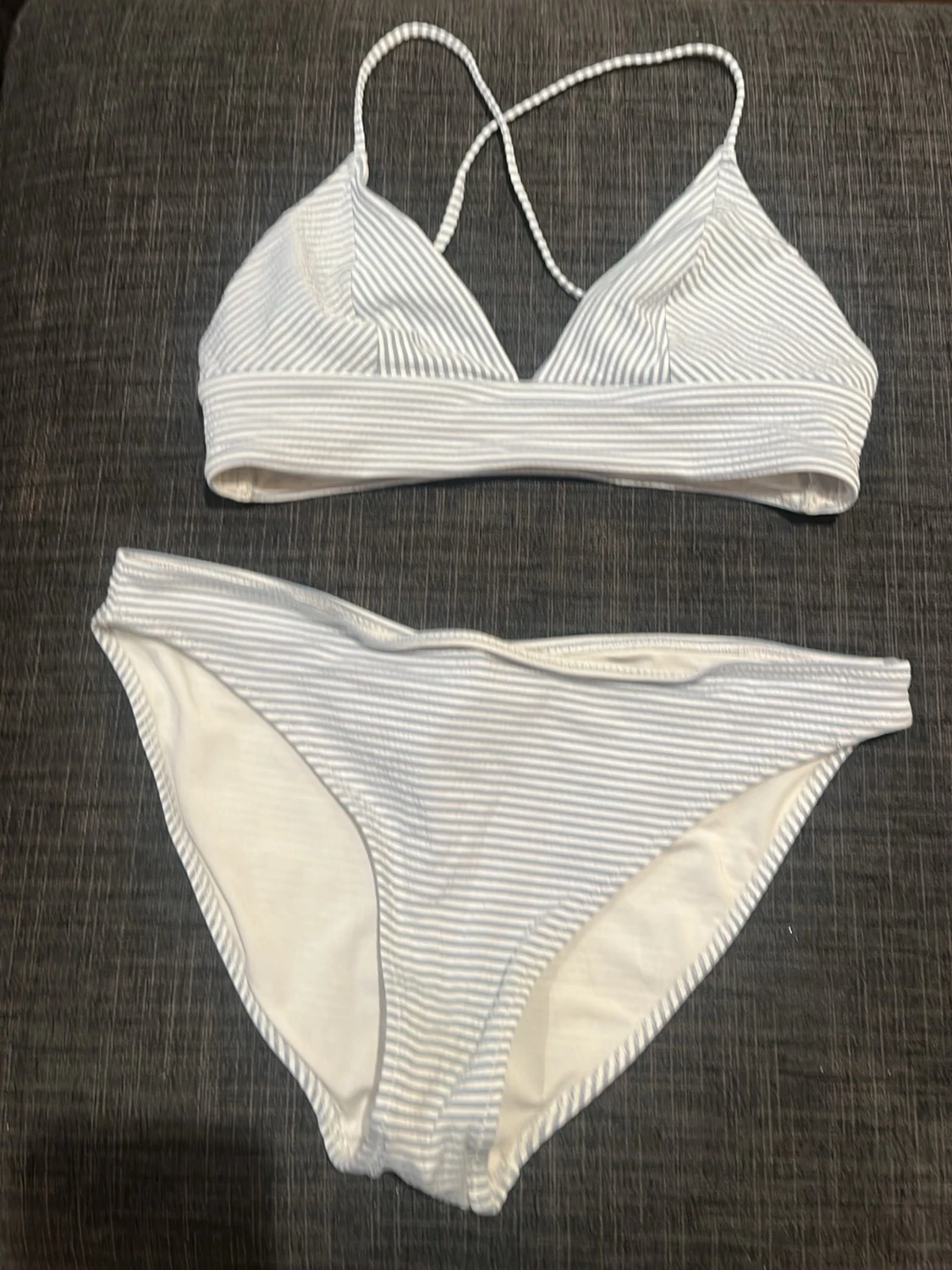 Vit och ljusblå randig bikini