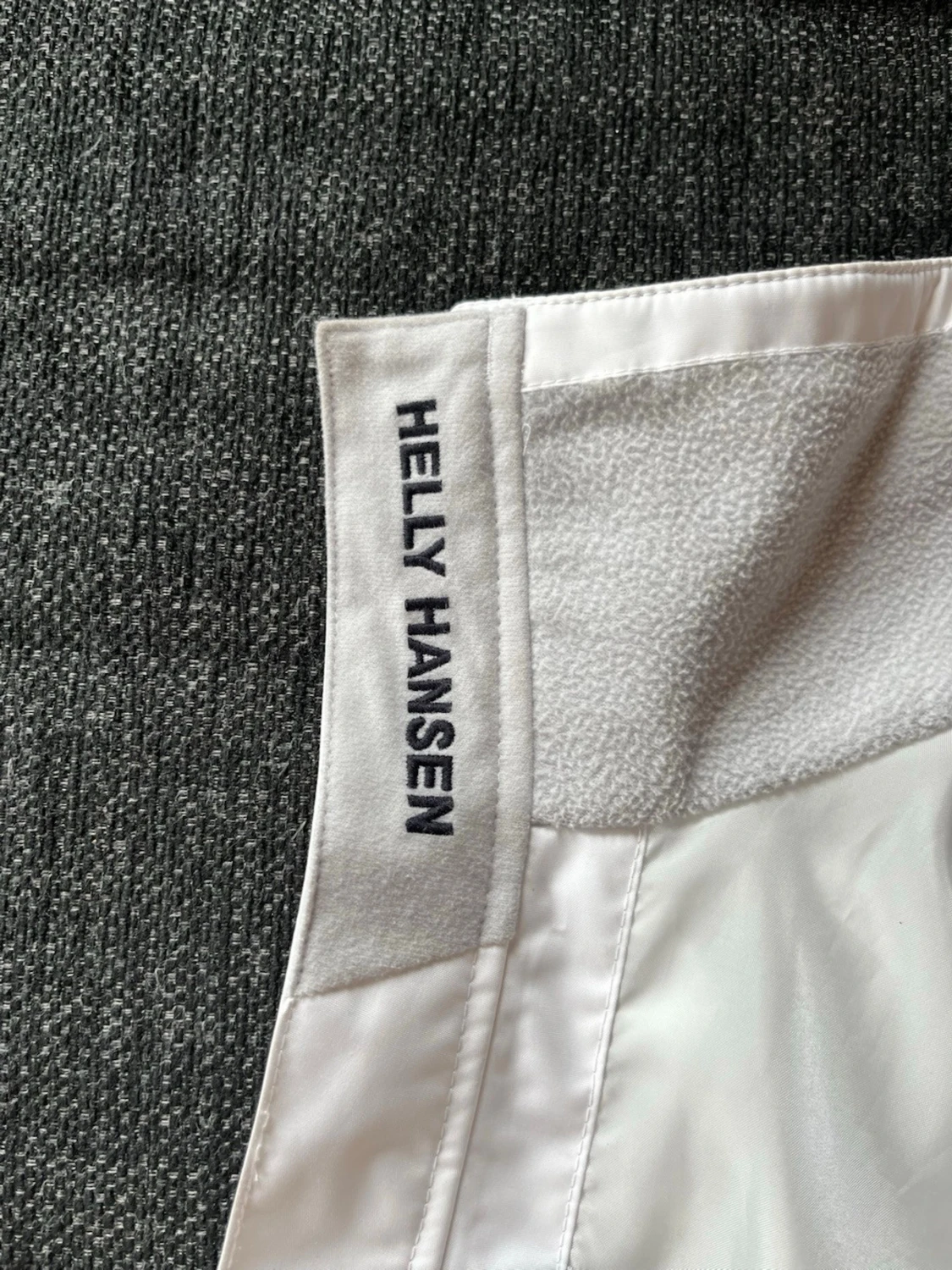 Vit vindjacka från Helly Hansen - 5