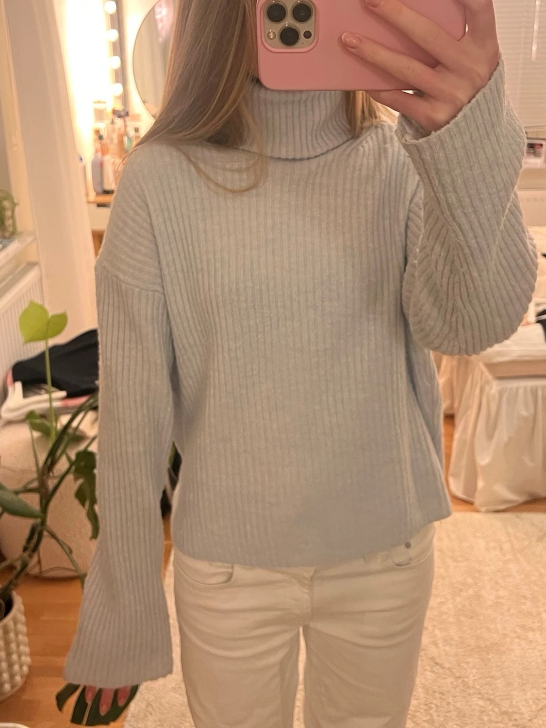 Stickad tröja med polokrage