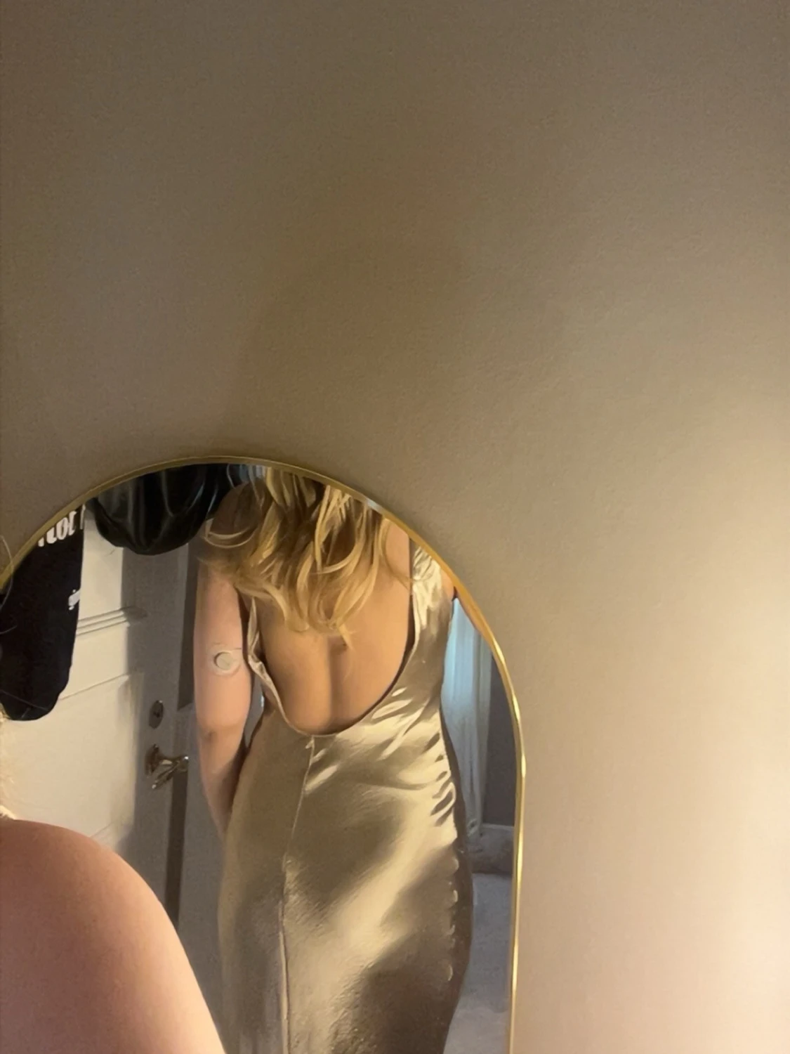 Guldig långklänning från ASOS - 2