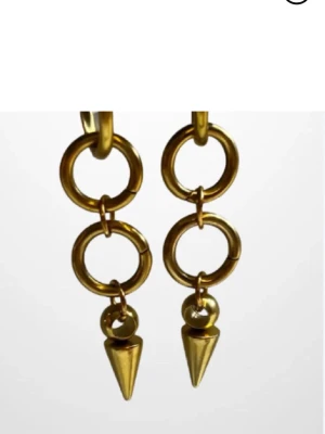 Maria Nilsdotter liknande örhängen   - Likande Maria Nilsdotter örhängen!! (FINNS I SILVER- skriv) 🥰🩷