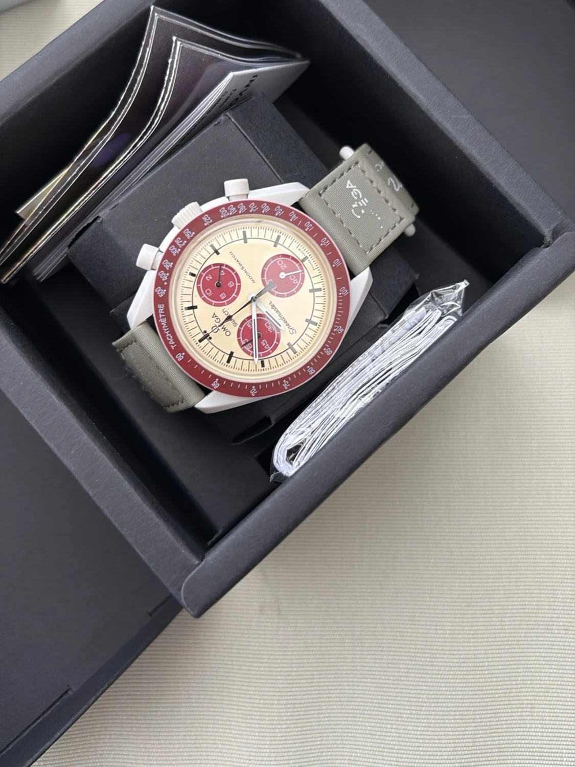 Swatch x Omega Mission to Pluto klocka - 1