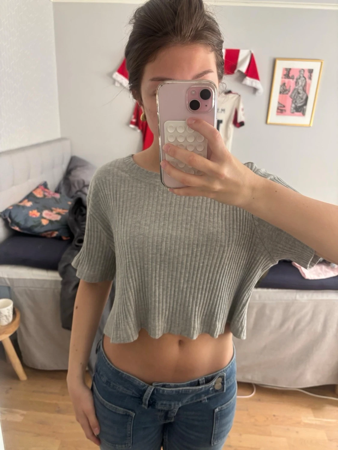 Grå ribbad croppad topp