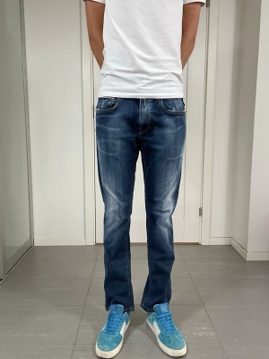 Replay Grover Hyperflex Jeans - Säljer nu dessa Replay Grover Hyperflex jeans, W32 o L34 med mått ca 39,5-40 o 104 cm. skriv för fler bilder/frågor🙌🏼
