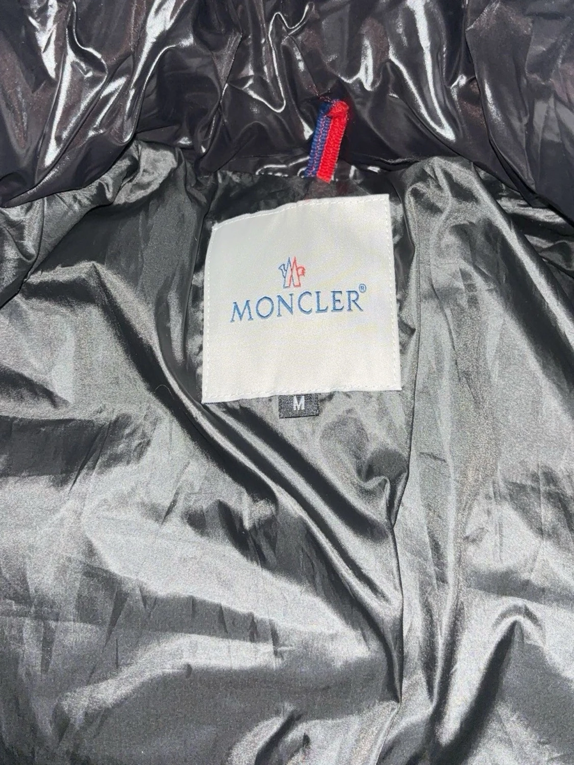 Svart dunjacka med huva från Moncler - 6