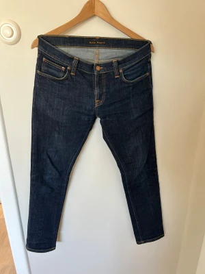 Nudie jeans - Säljer ett par raw denim jeans från nudie. W30 L30 passar ca 167