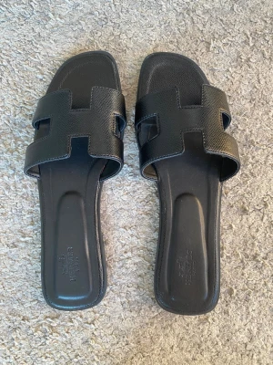 Tjej tofflor  - Jätte fina tofflor för sommaren 