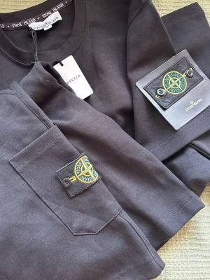 Svart hoodie från Stone Island - Helt ny 