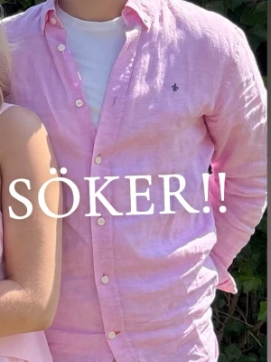 SÖKER rosa linneskjorta från morris - Hej, jag söker denna skjorta. Tyvärr är det från morris gamla sortiment och säljer inte denna modell & färg längre. Har du en i storlek M eller L, hör av dig!! Gärna inga slitage🙏🏽 Vi kan komma överens om ett pris🤗😇 Det spelar heller ingen roll vilken färg på Morris loggan har!