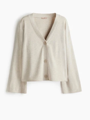 Jättesnygg kofta från hm - Superfin kofta från hm i jättebra skick, endast använd ett fåtal gånger! Kan tänka mig gå ner lite i pris🫰