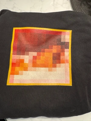 Barn av vår tid hoddie  - Intresekoll på min hov1 tröja💕                           skriv prisförslag så kan vi försöka komma överens om något pris