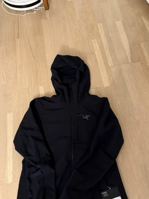 Gamma MX Hoody W - Helt ny skick arceteryx jacka, perfekt för våren. Ny pris 5000 kr. Pris kan diskuteras privat.