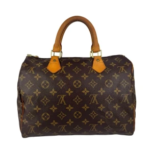 Louis Vuitton speedy 30 - Säljer en Speedy 30 handväska från Louis Vuitton med ikoniskt monogrammönster. Väskan har två robusta handtag i läder, guldfärgade metalldetaljer och dragkedja upptill. Perfekt storlek för vardagsbruk🥰Kom gärna privat för fler bilder! Äkthetsbevis tillkommer! Kan gärna mötas upp i eller runt Göteborg!