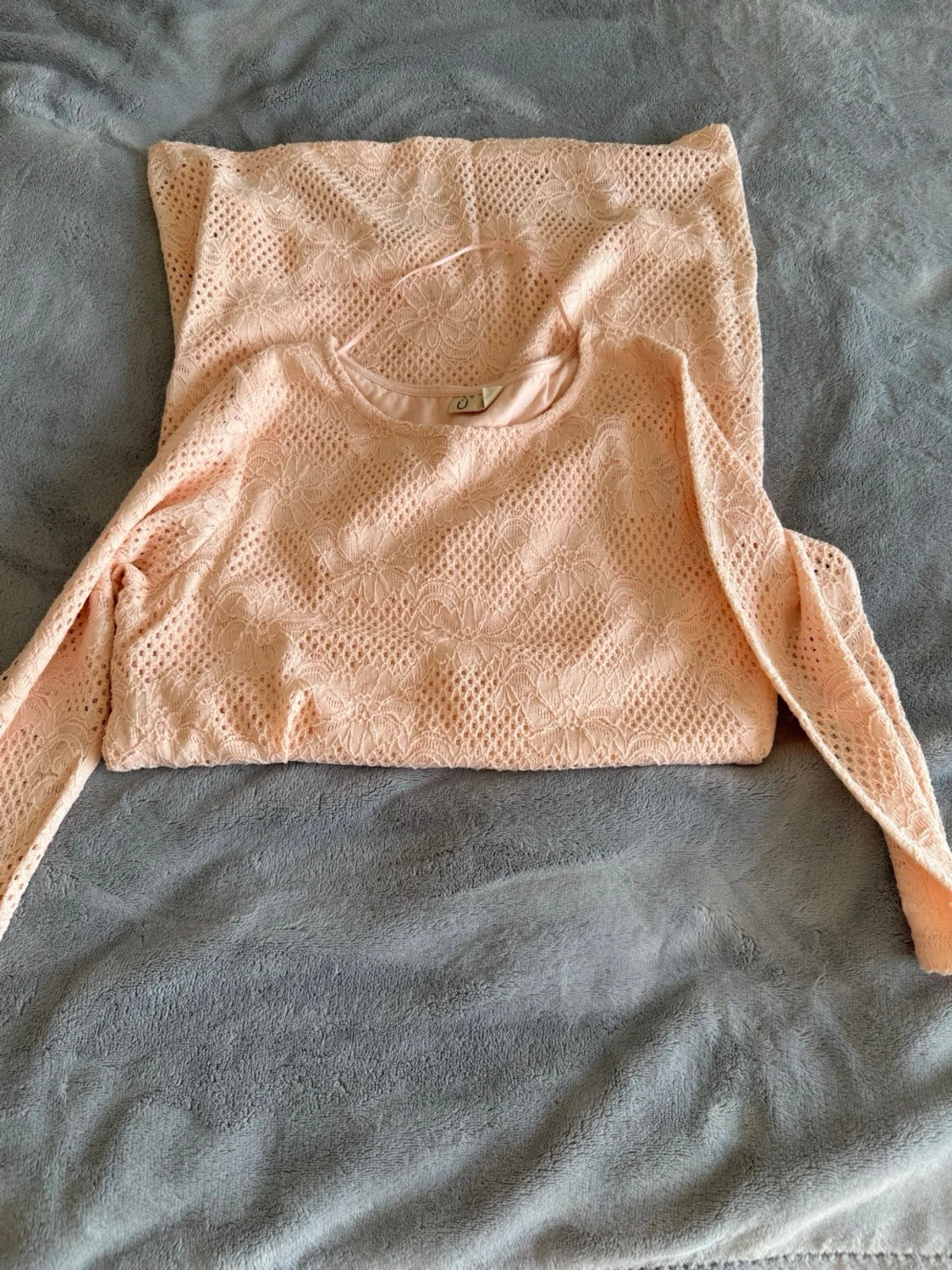 Ljusrosa spetsklänning med trekvartsärm - 2