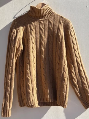 Beige kabelstickad polotröja - 100% merinoull Blugiallo polotröja 