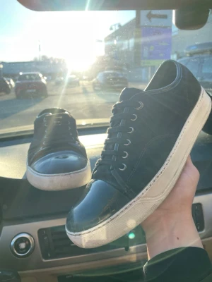 Lanvin  - Snygga Lanvins, uk 8, vilket motsvarar 43. Dem är typ brun/grå 