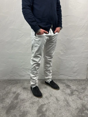 Replay jeans  - Ett par riktigt snygga jeans från Replay i storlek W33 L30 i modellen Anbbas 