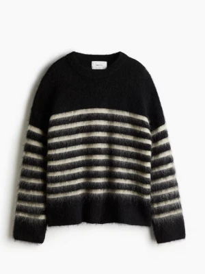 randig stickad h&m - säljer min fina randiga stickade från hm, den finns inte längre att köpa på hm💕Nypris 799kr, använd max 5 ggr så nyskick