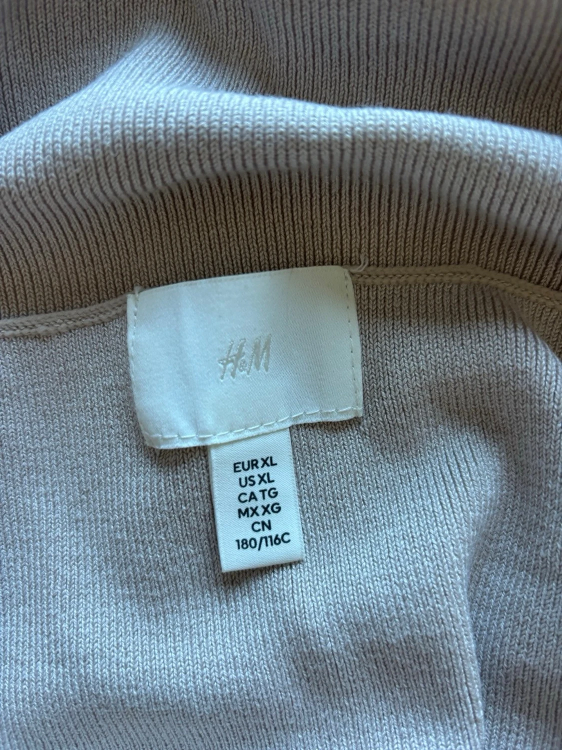 Beige offshoulder topp från H&M - 1