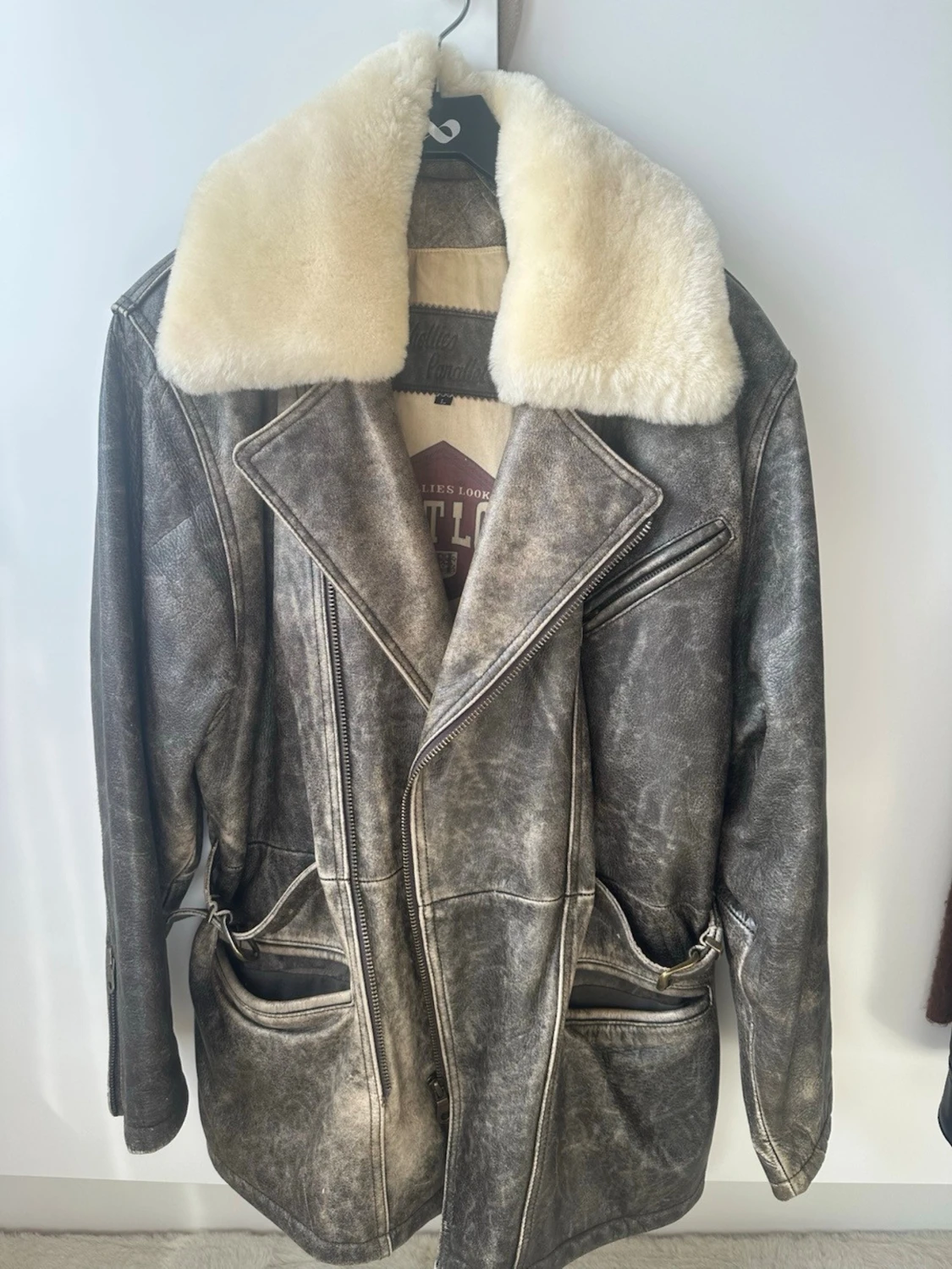 Grå/brun pälsjacka med stor krage