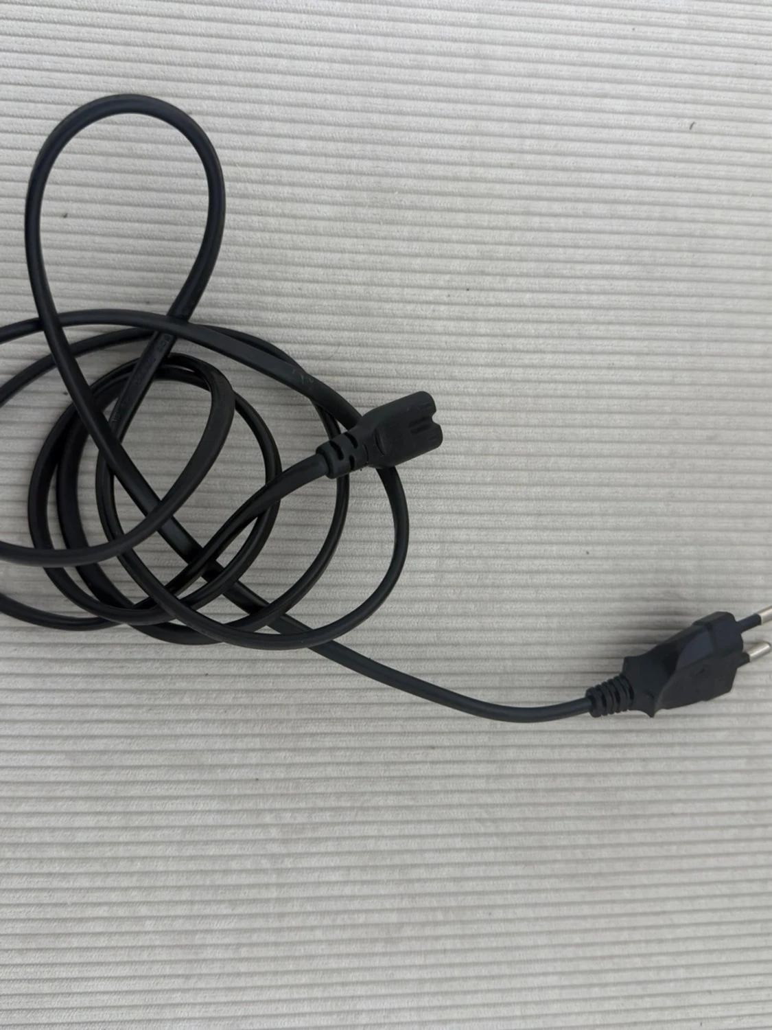 PlayStation 4 Slim spelkonsol svart - 3