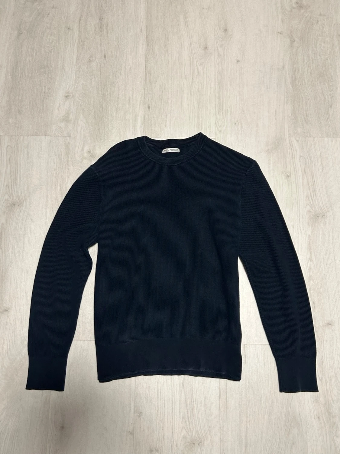 Mörkblå stickad tröja från Zara
