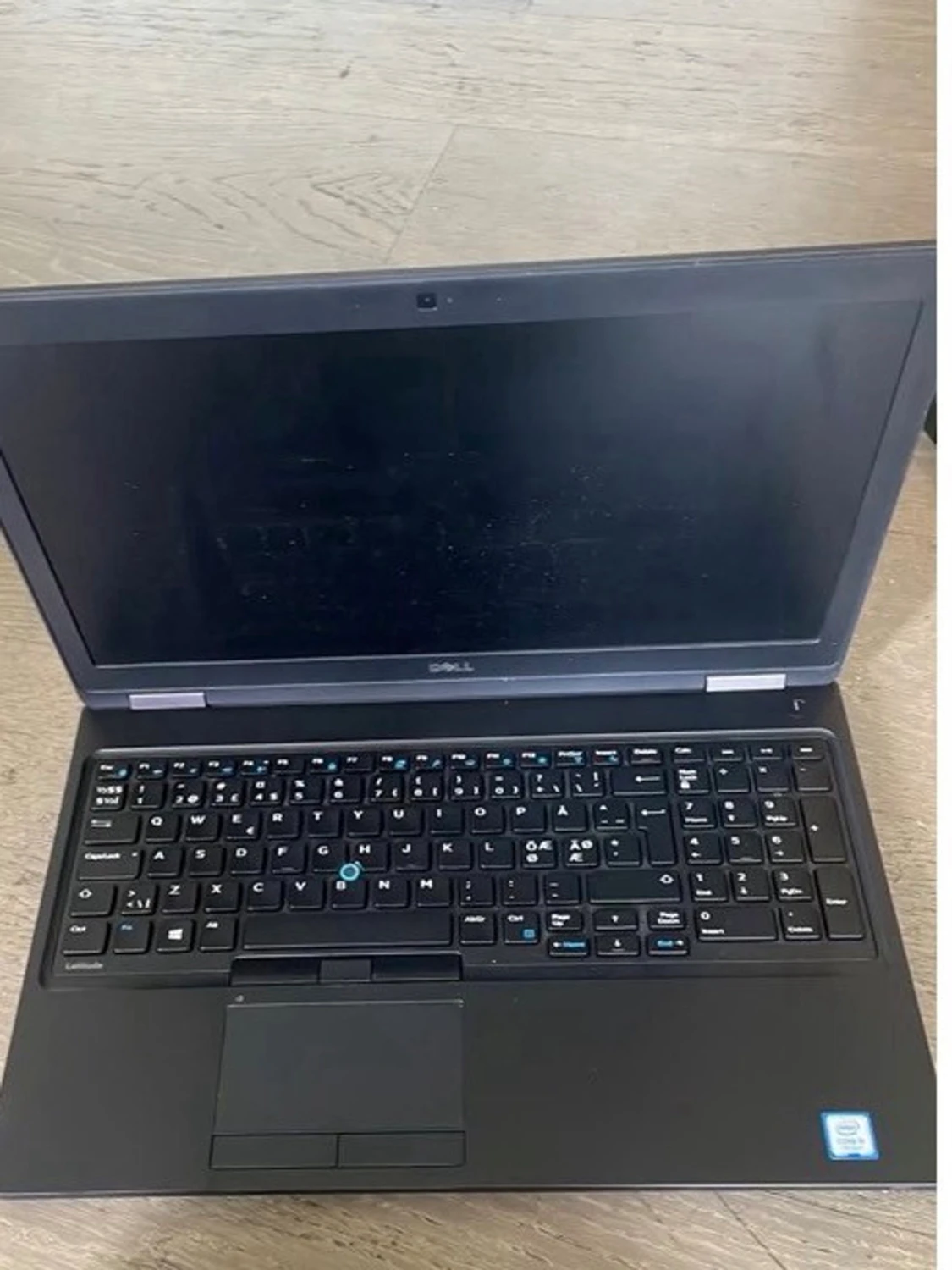 Dell Core i5-7 Th gen, 8 GB ram, 256GB SSD, funkar bra, laddare ingår