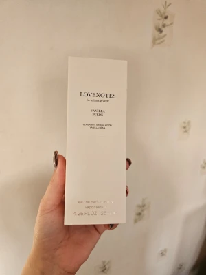 Lovenotes Vanilla Suede parfym - Aldrig använd