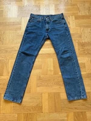 Levi’s  - Säljer dessa Levi’s jeans! Sitter super, baggy och najs. Storlek 34/34. Lite långa för mig som är 185 men får en najs baggy passform! 