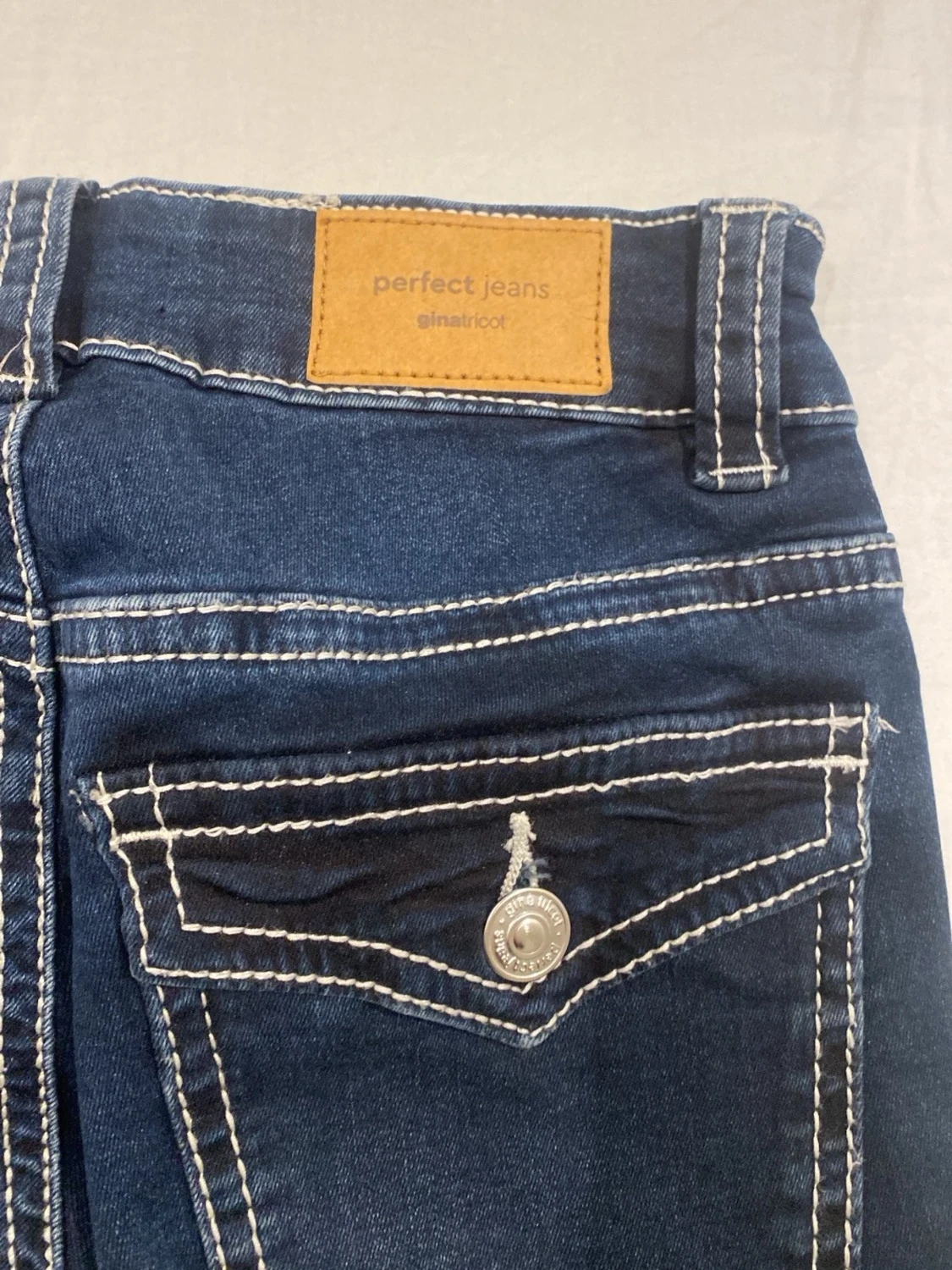 Blå bootcut jeans från Gina Tricot - 1