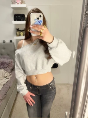 Off shoulder topp - Så snygg topp köpt på New yorker som inte säljs längre. Aldrig använd. Storlek S. 