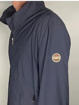 Colmar jacka - Säljer en riktigt snygg och trendig Colmar jacka i fint skick, storlek 52 som är som M, vid frågor är det bara att skriva //Gramenti