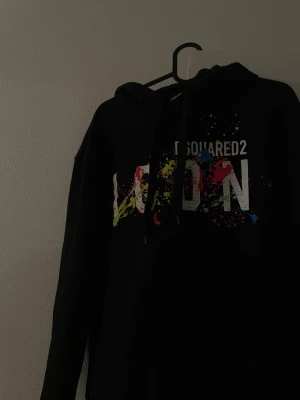 Dsquared2 hoodie - I fint skick och passar S också