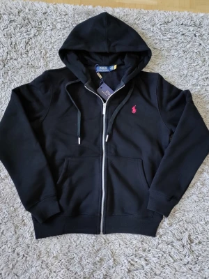 Polo Ralph Lauren Hoodie - Black Polo Ralph Lauren Hoodie. Size S. Never worn.